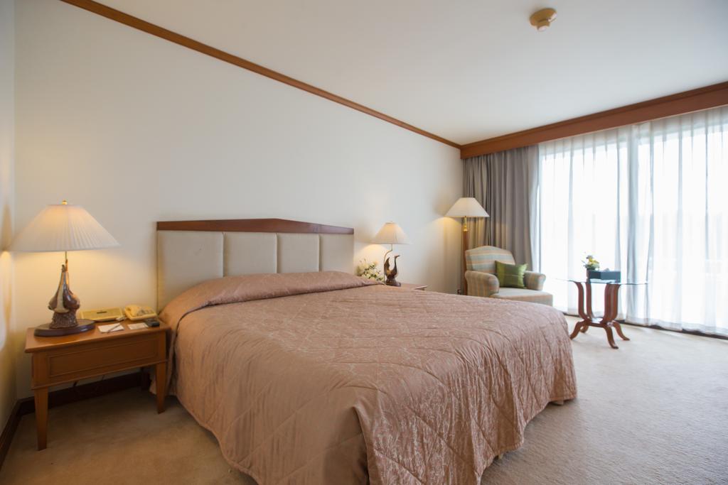The Royal Chiang Mai Golf Resort Ban Mai  Rom bilde